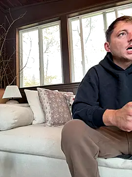 longcurved212121 online show from 10.19.25