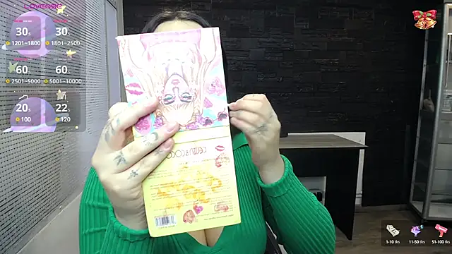 Snapshot of SaraBraun_ chatting on 12.17.24 SaraBraun online show from 12.17.24