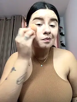 Snapshot of SaraBraun_ chatting on 11.04.25 SaraBraun online show from 11.04.25