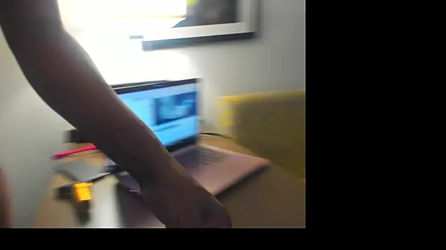 Snapshot of LuckiXCX chatting on 01.08.25 LuckiXCX online show from 01.08.25