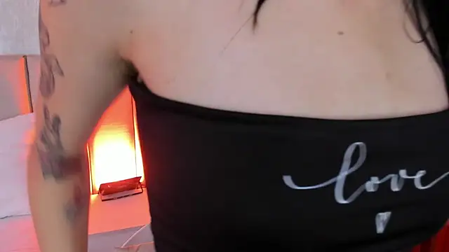 Snapshot of Michell_Wallker chatting on 02.26.25 Michell Wallker online show from 02.26.25