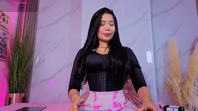 Chlooee   online show from 10.02.25