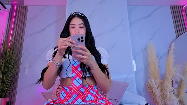 Chlooee   online show from 10.08.25