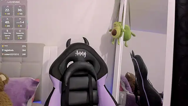 Snapshot of Any_Roussee chatting on 03.01.25 Any Roussee online show from 03.01.25