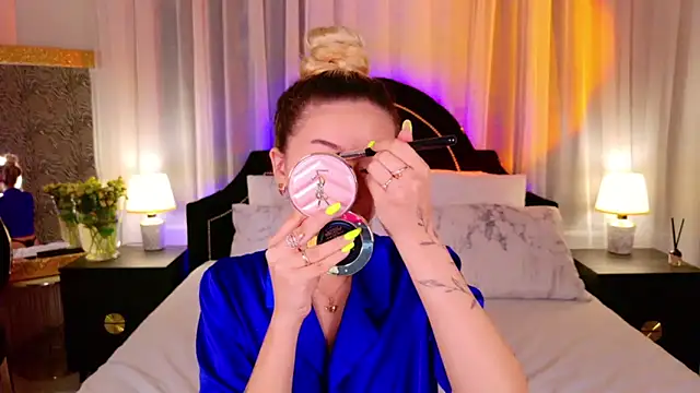 STELLA RICH online show from 09.11.25