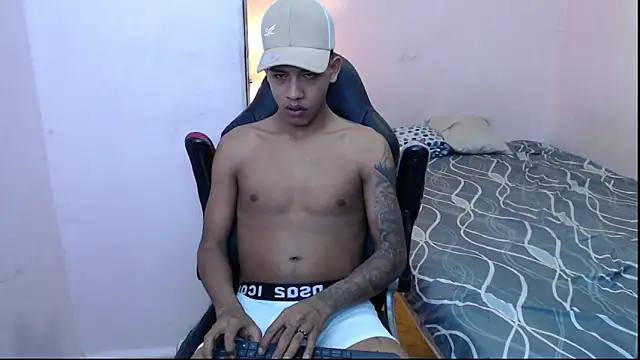 Snapshot of mr_stiven_ chatting on 02.01.25 mr stiven online show from 02.01.25