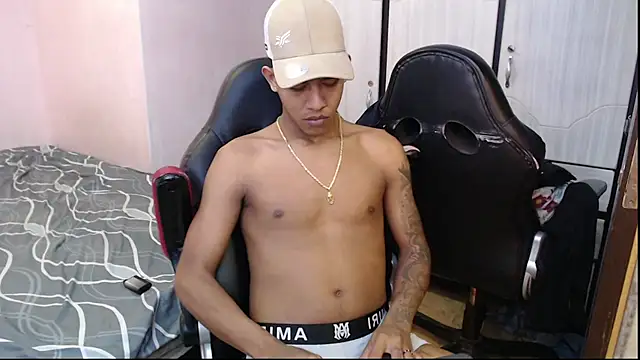 Snapshot of mr_stiven_ chatting on 02.02.25 mr stiven online show from 02.02.25