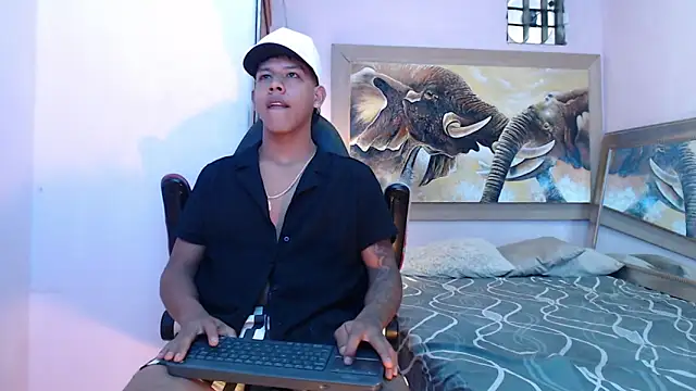 Snapshot of mr_stiven_ chatting on 03.23.25 mr stiven online show from 03.23.25