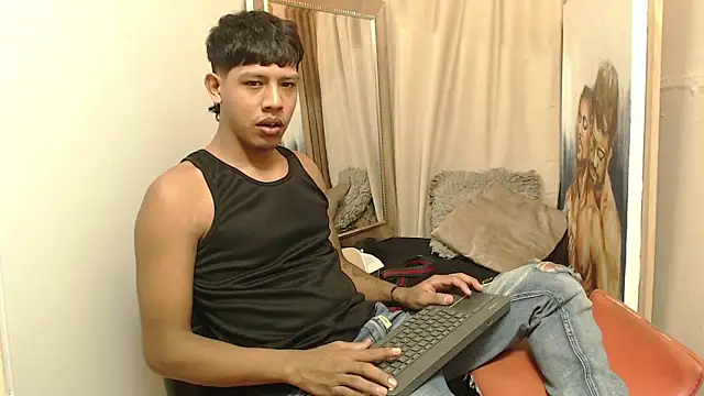 Snapshot of mr_stiven_ chatting on 11.12.25 mr stiven online show from 11.12.25