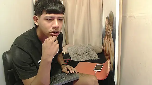 Snapshot of mr_stiven_ chatting on 11.16.25 mr stiven online show from 11.16.25