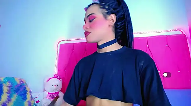 Snapshot of Theylor_Rouse chatting on 01.23.25 Theylor Rouse online show from 01.23.25