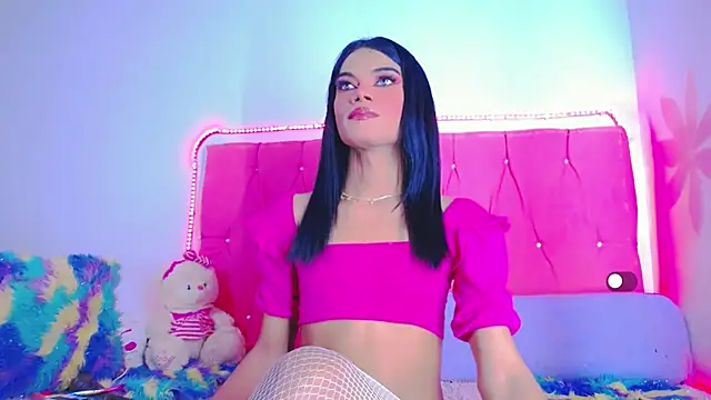 Snapshot of Theylor_Rouse chatting on 02.16.25 Theylor Rouse online show from 02.16.25