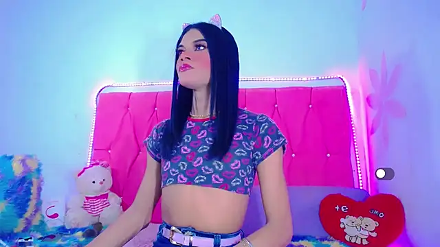 Snapshot of Theylor_Rouse chatting on 03.04.25 Theylor Rouse online show from 03.04.25