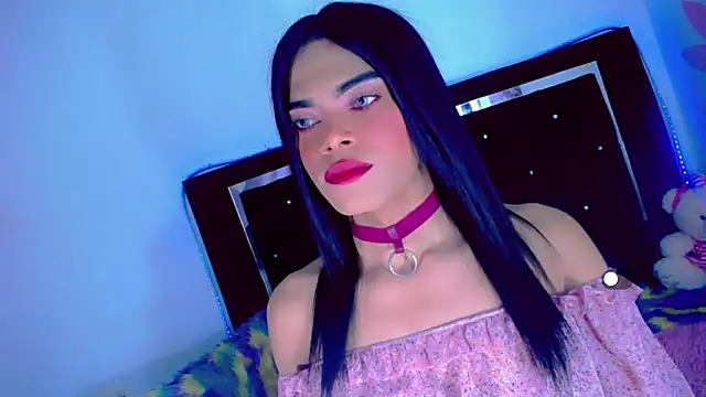 Snapshot of Theylor_Rouse chatting on 11.21.25 Theylor Rouse online show from 11.21.25