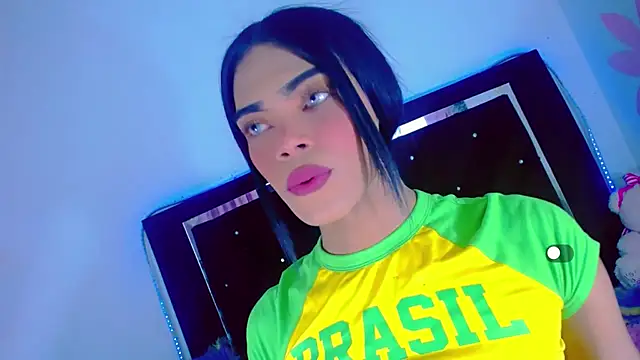 Snapshot of Theylor_Rouse chatting on 11.27.25 Theylor Rouse online show from 11.27.25