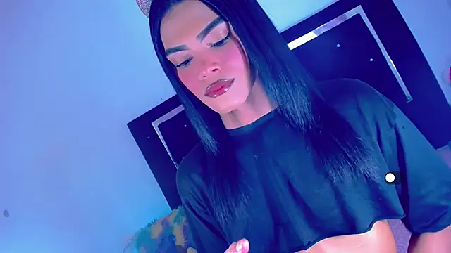 Snapshot of Theylor_Rouse chatting on 12.05.25 Theylor Rouse online show from 12.05.25