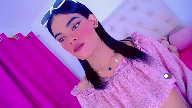 Snapshot of Theylor_Rouse chatting on 07.19.26 Theylor Rouse online show from 07.19.26
