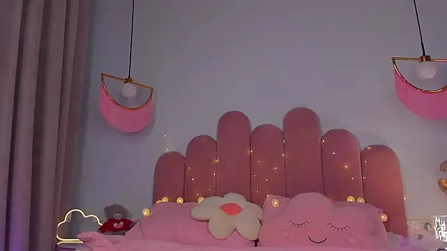 ElsaYoung online show from 02.02.25