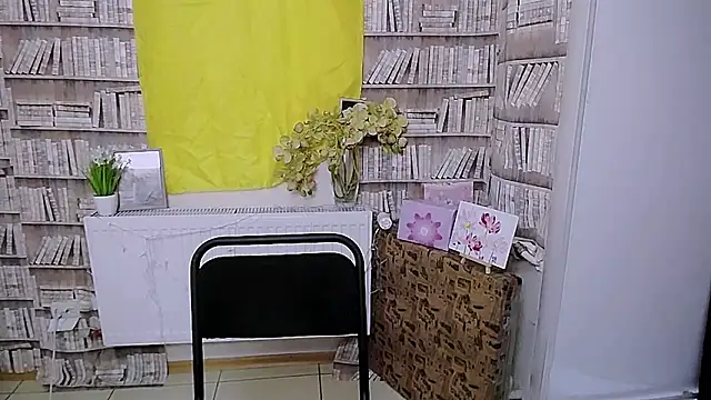 Snapshot of Lina_Star_S chatting on 10.05.25 Lina Star S online show from 10.05.25