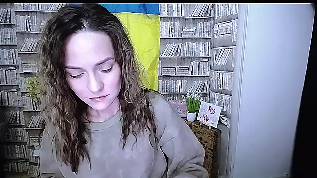 Snapshot of Lina_Star_S chatting on 12.16.25 Lina Star S online show from 12.16.25