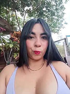 Snapshot of KathaDanger chatting on 09.19.25 KathaDanger online show from 09.19.25