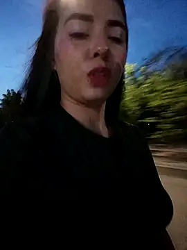 Snapshot of KathaDanger chatting on 09.20.25 KathaDanger online show from 09.20.25