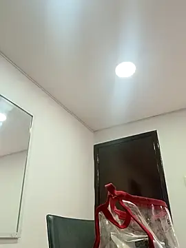 Snapshot of sasi_luna chatting on 09.20.25 sasi luna online show from 09.20.25