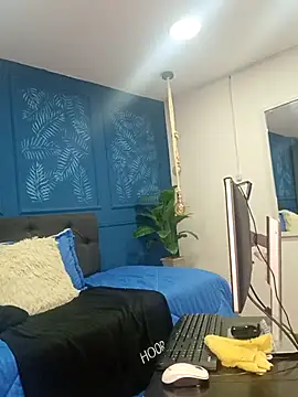 Snapshot of sasi_luna chatting on 10.21.25 sasi luna online show from 10.21.25