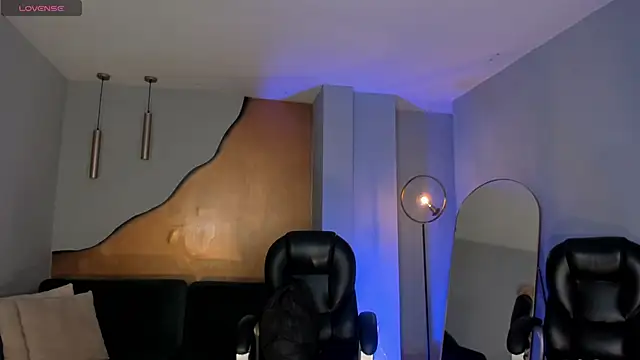 MiaFarrell  online show from 10.24.25