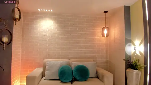 MiaFarrell  online show from 03.28.26