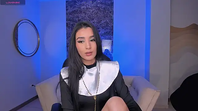 Snapshot of BellaCarteer_ chatting on 10.31.25 BellaCarteer online show from 10.31.25