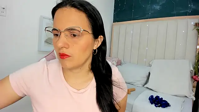 Snapshot of africa_holmes chatting on 10.02.25 africa holmes online show from 10.02.25