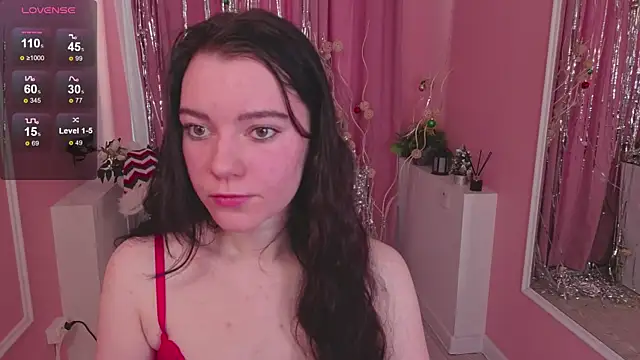 Snapshot of Lana__Cute_ chatting on 12.18.24 Lana Cute online show from 12.18.24