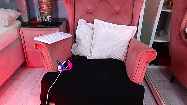 AQueenMonica online show from 09.09.25