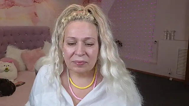 Snapshot of Penelope_Pinky chatting on 01.23.25 Penelope Pinky online show from 01.23.25