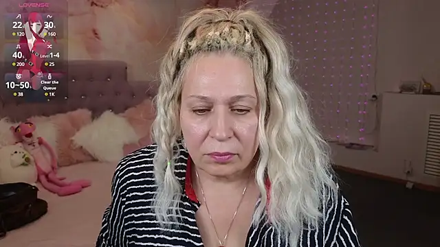 Snapshot of Penelope_Pinky chatting on 02.03.25 Penelope Pinky online show from 02.03.25