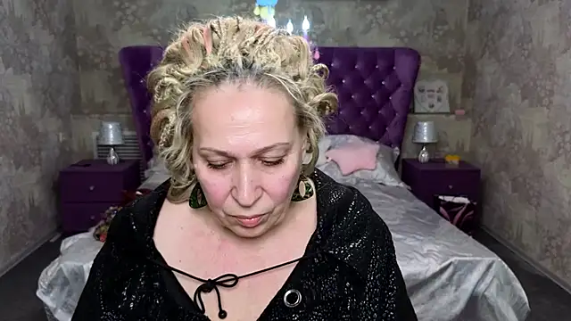 Snapshot of Penelope_Pinky chatting on 02.22.25 Penelope Pinky online show from 02.22.25