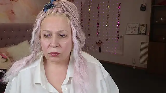 Snapshot of Penelope_Pinky chatting on 02.27.25 Penelope Pinky online show from 02.27.25