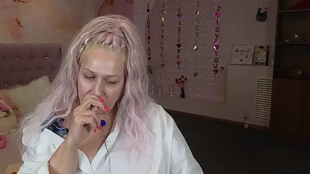 Snapshot of Penelope_Pinky chatting on 02.27.25 Penelope Pinky online show from 02.27.25