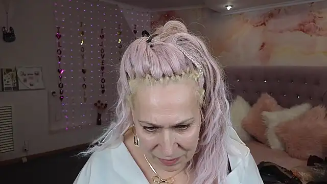 Snapshot of Penelope_Pinky chatting on 03.02.25 Penelope Pinky online show from 03.02.25