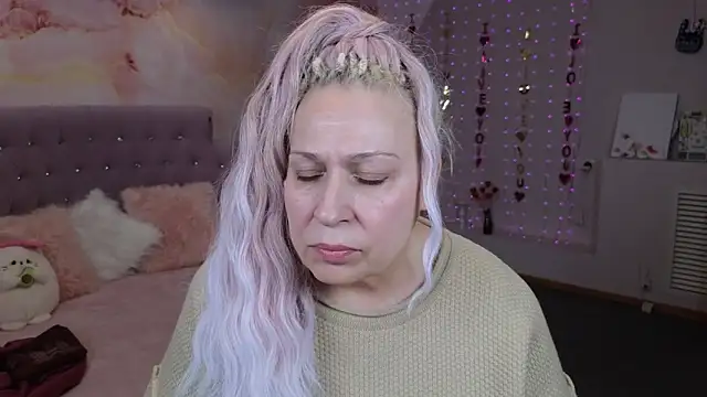 Snapshot of Penelope_Pinky chatting on 03.14.25 Penelope Pinky online show from 03.14.25