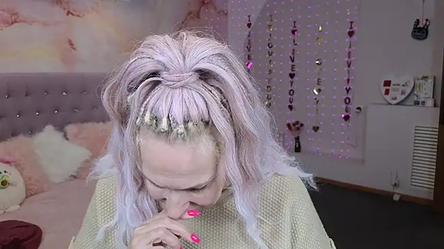 Snapshot of Penelope_Pinky chatting on 03.14.25 Penelope Pinky online show from 03.14.25