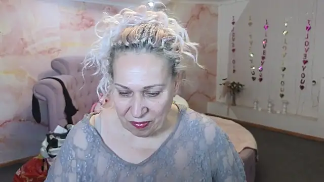 Snapshot of Penelope_Pinky chatting on 11.03.25 Penelope Pinky online show from 11.03.25