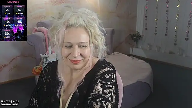 Snapshot of Penelope_Pinky chatting on 06.25.26 Penelope Pinky online show from 06.25.26