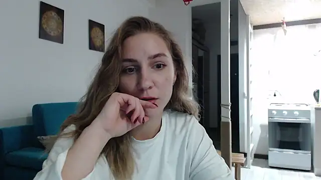 Snapshot of mi_michelle chatting on 12.22.24 mi michelle online show from 12.22.24