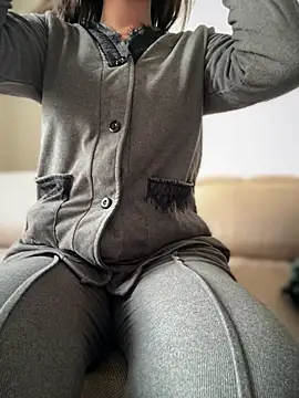 Snapshot of hot_girl_dina chatting on 02.23.25 hot girl dina online show from 02.23.25