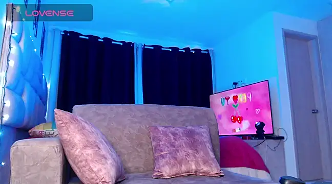 Snapshot of _Valery_tw chatting on 03.07.25 Valery tw online show from 03.07.25