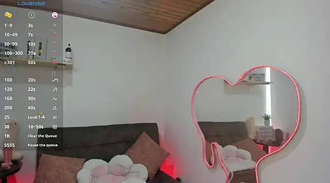 Snapshot of Adeellee_ chatting on 12.18.24 Adeellee online show from 12.18.24