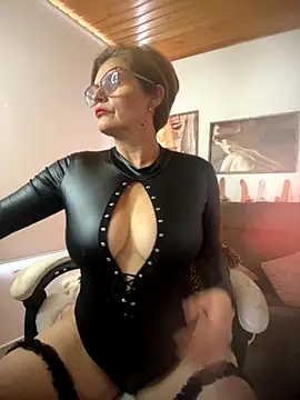 Snapshot of Adeellee_ chatting on 09.09.25 Adeellee online show from 09.09.25