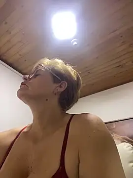 Snapshot of Adeellee_ chatting on 11.03.25 Adeellee online show from 11.03.25